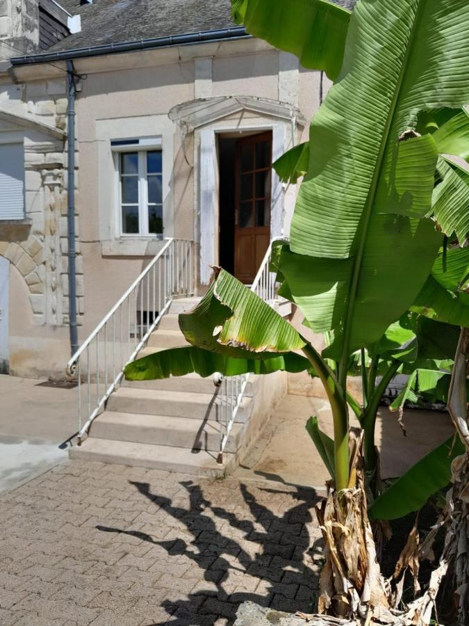 Les Anciennes Ecuries Du Chateau Vatan Εξωτερικό φωτογραφία