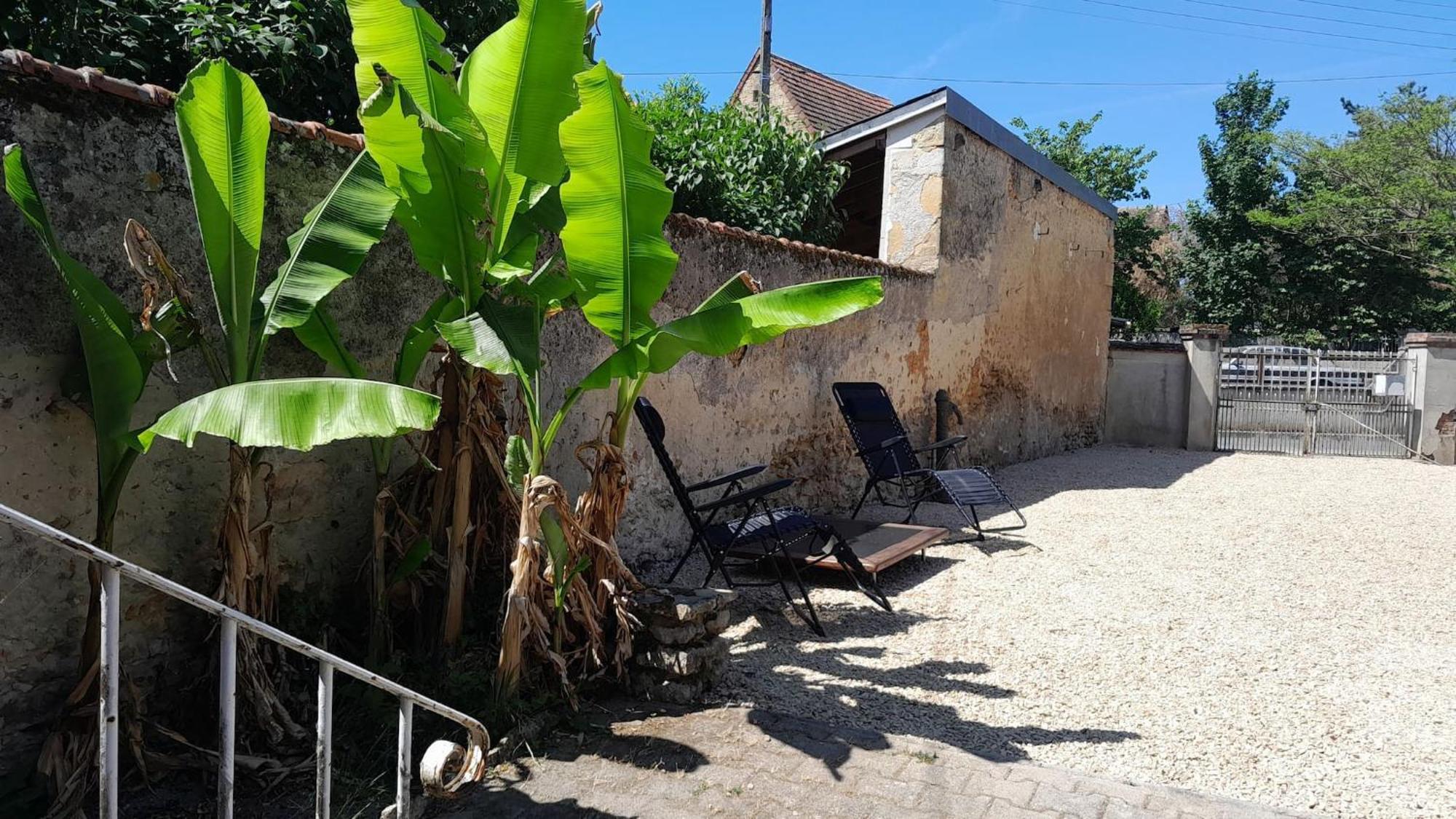 Les Anciennes Ecuries Du Chateau Vatan Εξωτερικό φωτογραφία